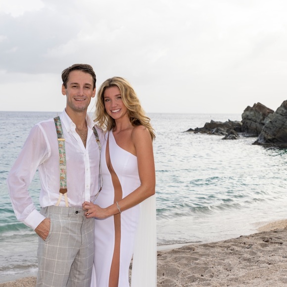 Custom Fernando Wong gown (size 4 altered to fit a 2, material has stretch) - Picture 2 of 4